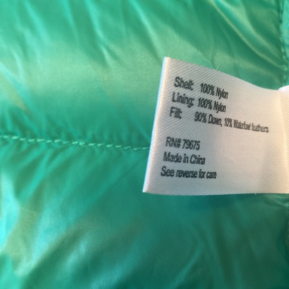 NWOT Beautiful Green BCBG quilted  light weight puffer, measurements in photos. - Picture 6 of 9